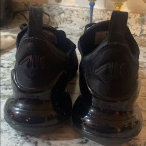 Women air maxe 270s size 8